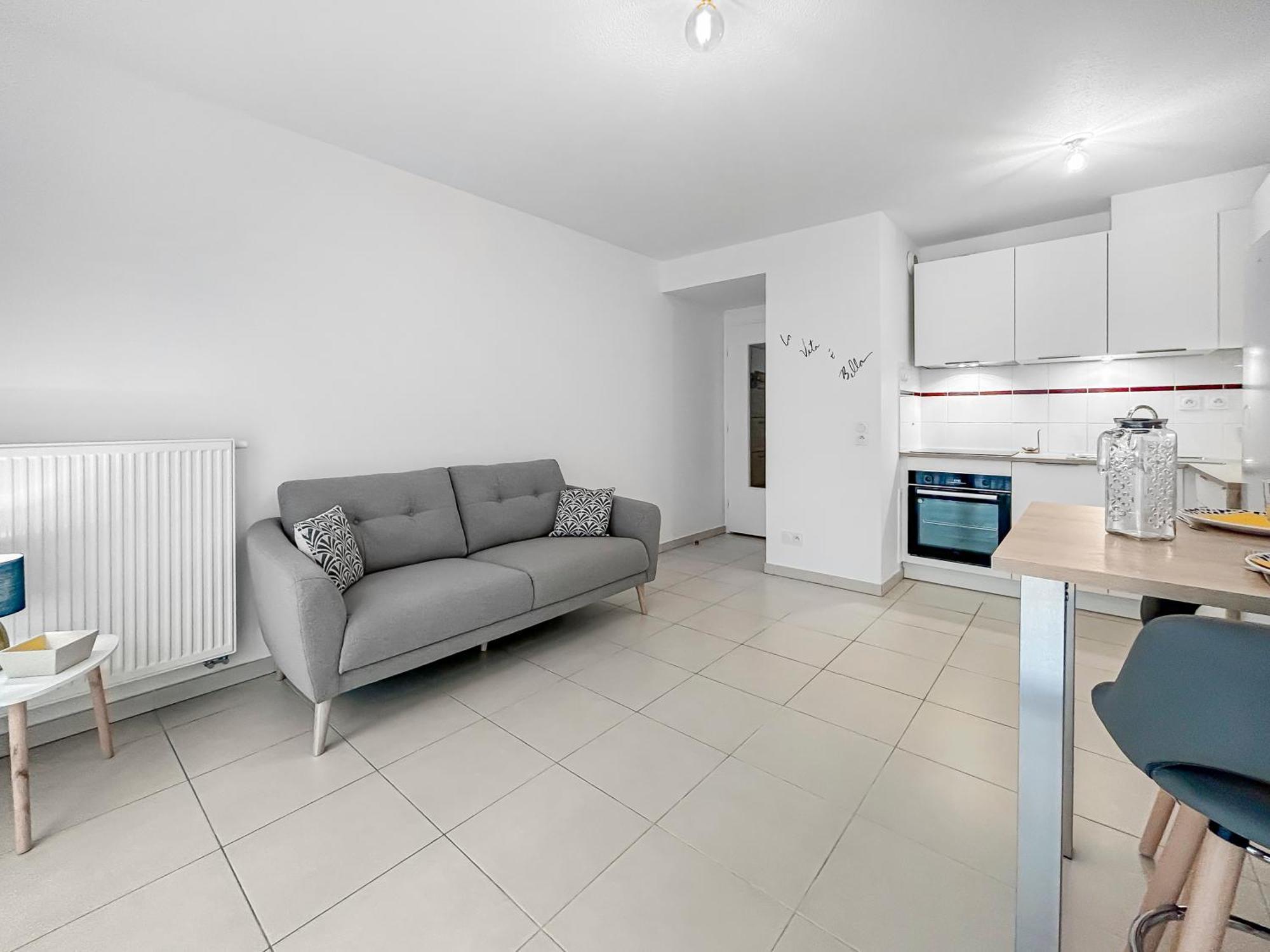Vivez Lunel-Clim-Wifi Fibre-Parking Prive-Patio T2 Lunel  Exterior photo